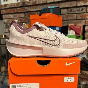 Nike Interact Run Women’s Road Running Shoes Platinum Violet FD2282-007